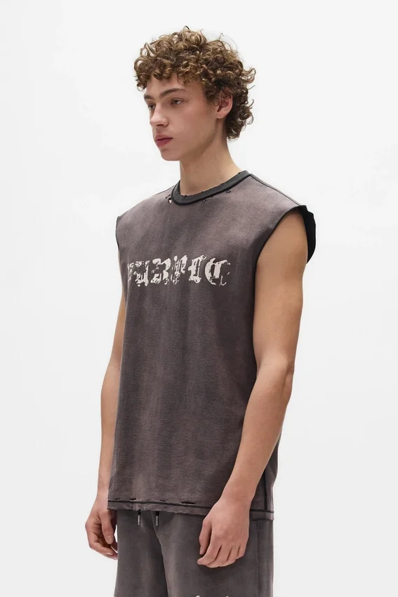 Canotta Worn Gothic