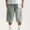 P070 Shorts con monogramma in rilievo