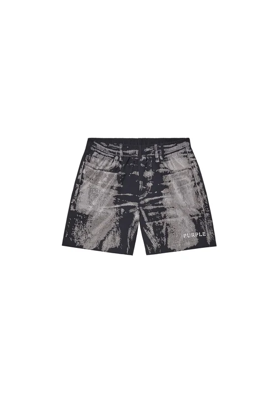 Shorts con cristalli consumati su tutto il capo