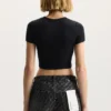 T-shirt a costine con applicazione del logo