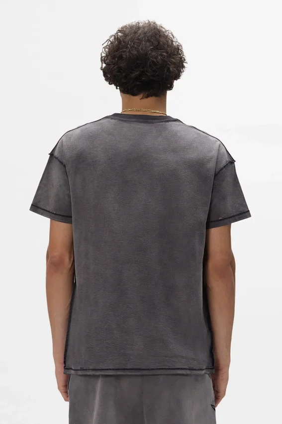 T-shirt con logo a stencil