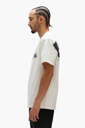 T-shirt con logo dipinto