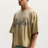 T-shirt con scritta “Voltage”