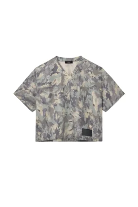 T-shirt in pelle con stampa mimetica dipinta